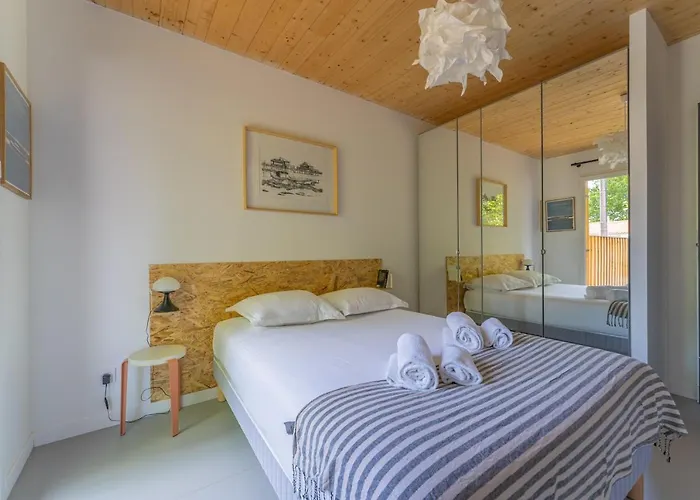 Wood House - Maison Bois Atypique A Feriehus *